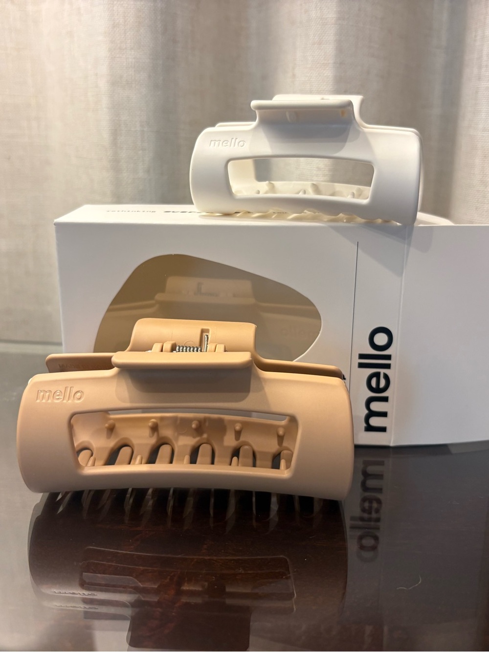 Mello Beige & White Hair Claw Clips